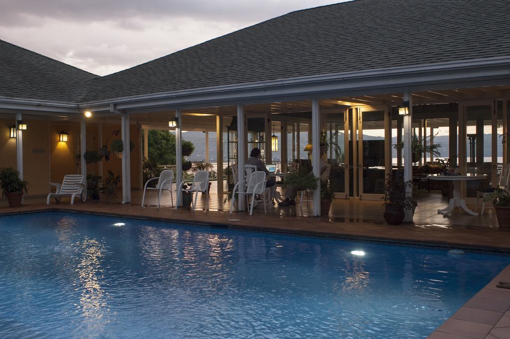 Polkerris Bed & Breakfast Teluk Montego Bagian luar foto