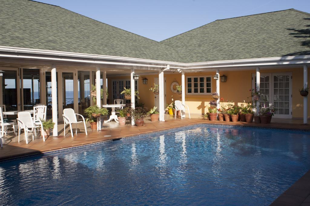 Polkerris Bed & Breakfast Teluk Montego Bagian luar foto