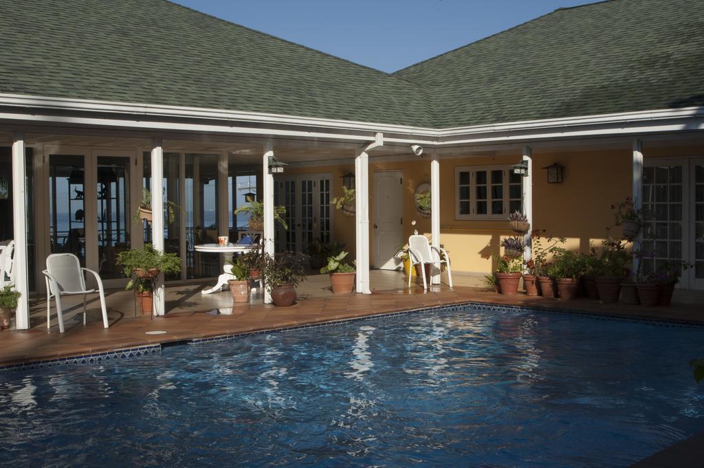 Polkerris Bed & Breakfast Teluk Montego Bagian luar foto