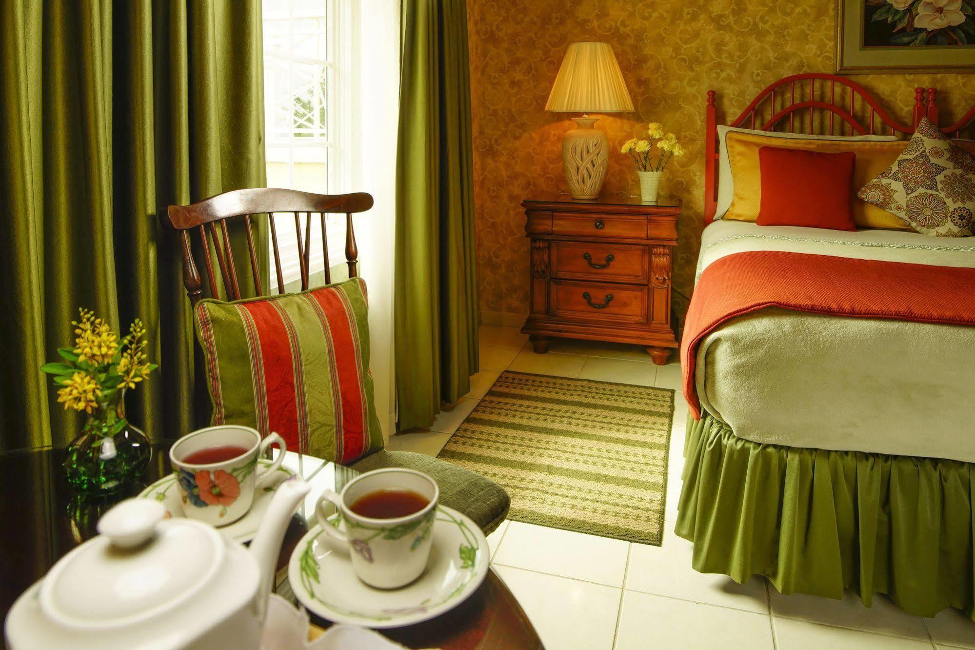 Polkerris Bed & Breakfast Teluk Montego Bagian luar foto