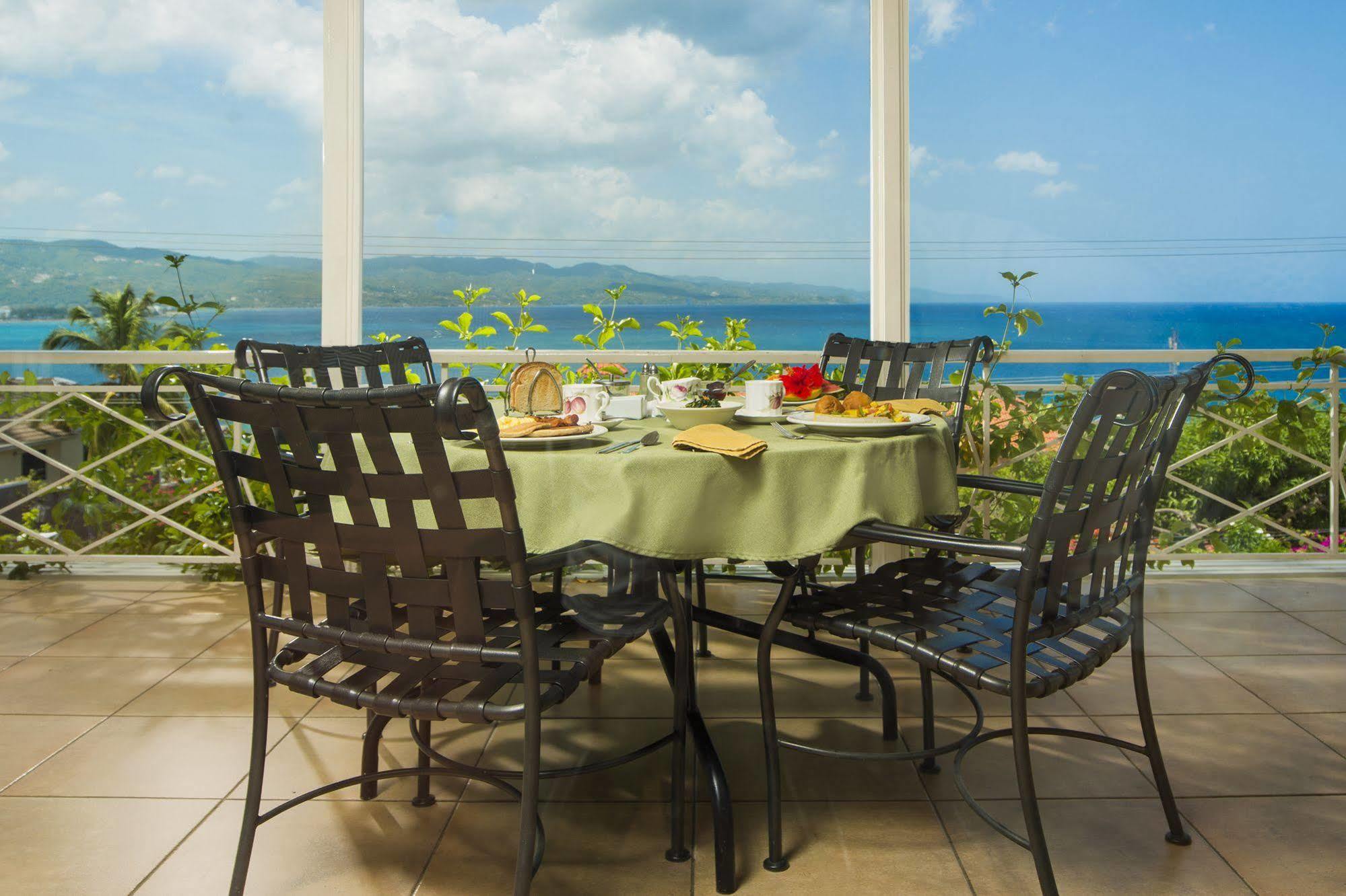 Polkerris Bed & Breakfast Teluk Montego Bagian luar foto